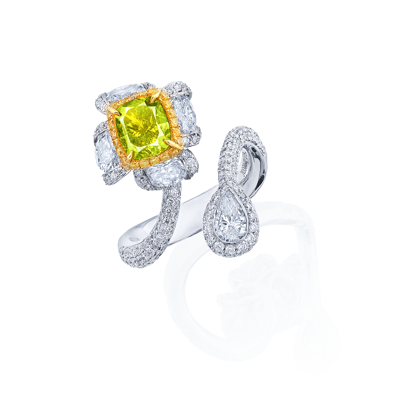 GIA 1.53克拉 艷彩綠黃鑽鑽戒
Fancy Vivid Green- Yellow
Colored Diamond and
Diamond Ring