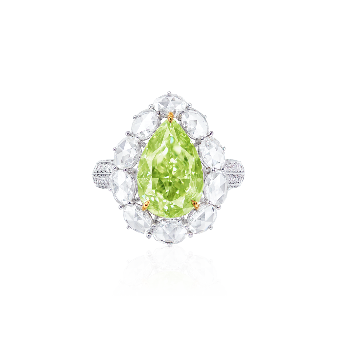 GIA 5.53 克拉黃綠鑽鑽戒
Fancy Yellow-Green Colored 
Diamond and Diamond Ring