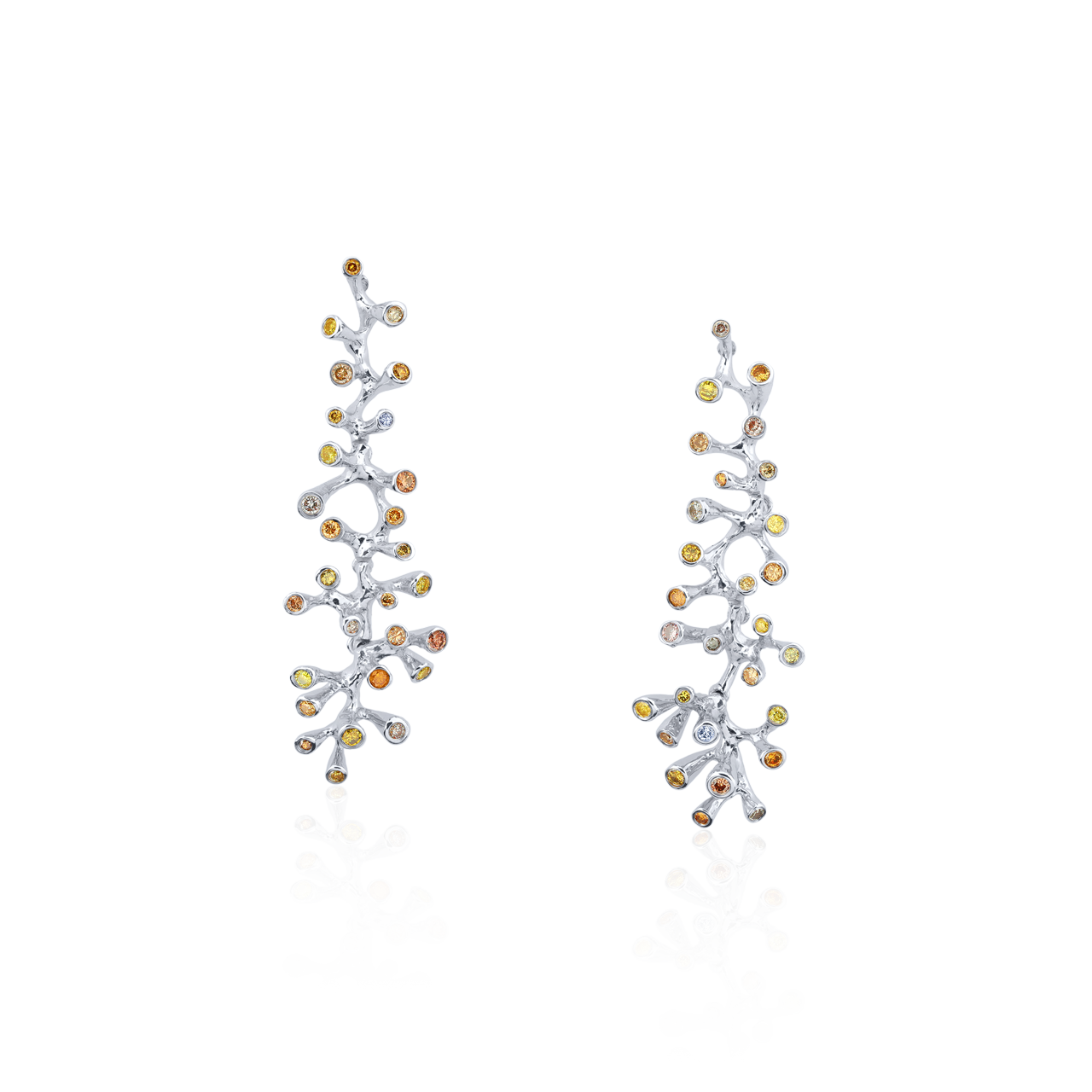 0.68克拉 彩鑽耳環
Colored Diamond Earrings